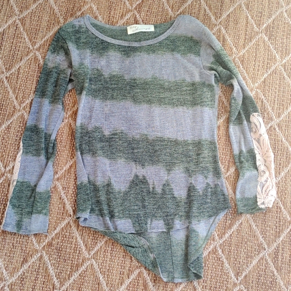 Really cute long sleeve, very lightweight...